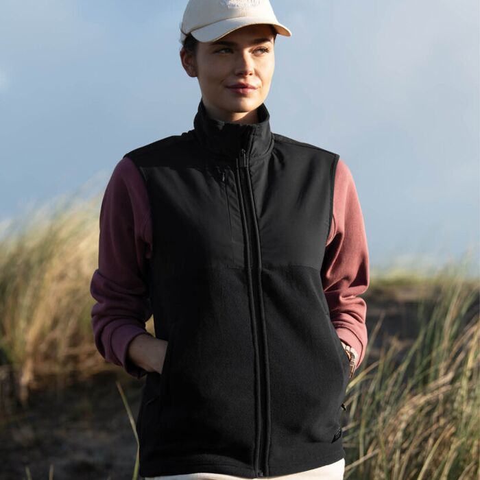 Highland - Fashionable yoke fleece vest Thumbnail